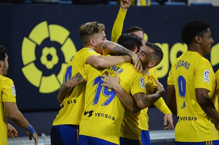 El Cádiz CF suma un punto al empatar contra el CD Mirandés (3-3)