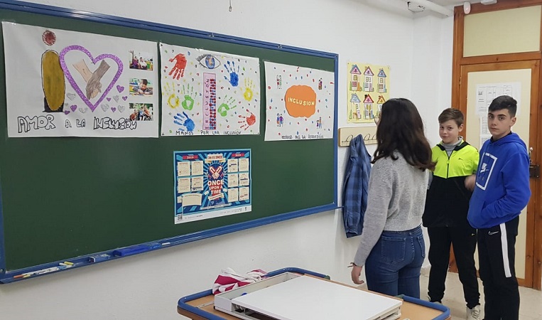 4.000 estudiantes de Cádiz diseñan banderas e himnos por la inclusión de la discapacidad