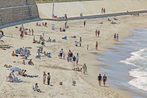 Cádiz capital aplaza el inicio de la temporada de playas por la cuarentena