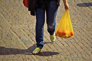 Cádiz amplía las comidas a domicilio para mayores y dependientes