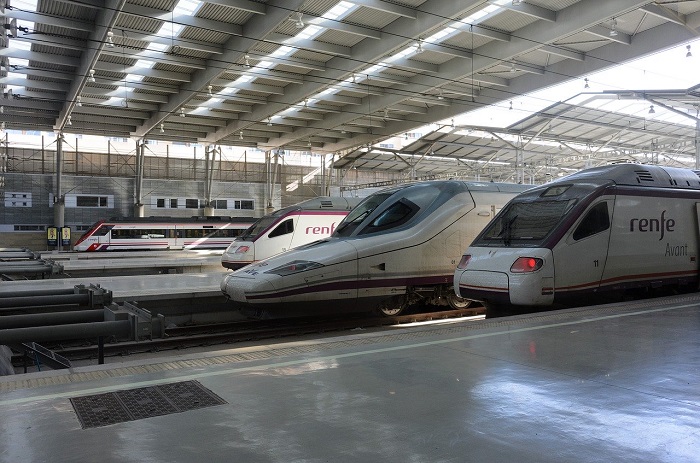 Nueva oferta de empleo de Renfe: 43 puestos de técnico y 15 de dirección