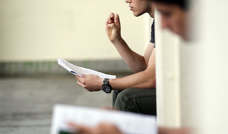 Consenso para celebrar la Evaluación de Acceso a la Universidad