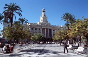 Cádiz se equipa para retomar los servicios municipales presenciales