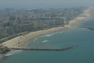 Cádiz restringirá el uso de duchas y lavapiés de las playas frente al COVID