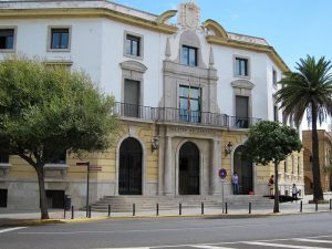 Dos años de prisión por tocar el culo por la calle a una menor