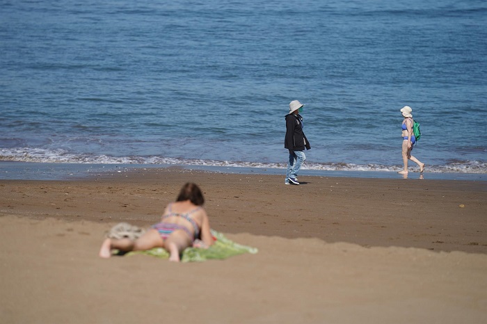 Subida paulatina de temperaturas y viento en Cádiz esta semana