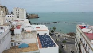 Paneles fotovoltaicos en Cádiz.