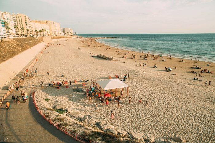 Las playas gaditanas presentan niveles de calidad de agua adecuados