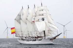 El Juan Sebastián Elcano inicia un nuevo crucero de instrucción sin ceremonia pública de despedida