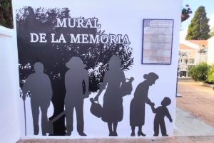 El Ayuntamiento de Algodonales emplaza el Mural de la Memoria en el Cementerio Municipal, con el objeto de honrar y recordar a los vecinos de Algodonales, asesinados y desaparecidos durante la dictadura.