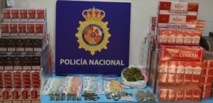 Droga y tabaco de contrabando intervenido en El Puerto.