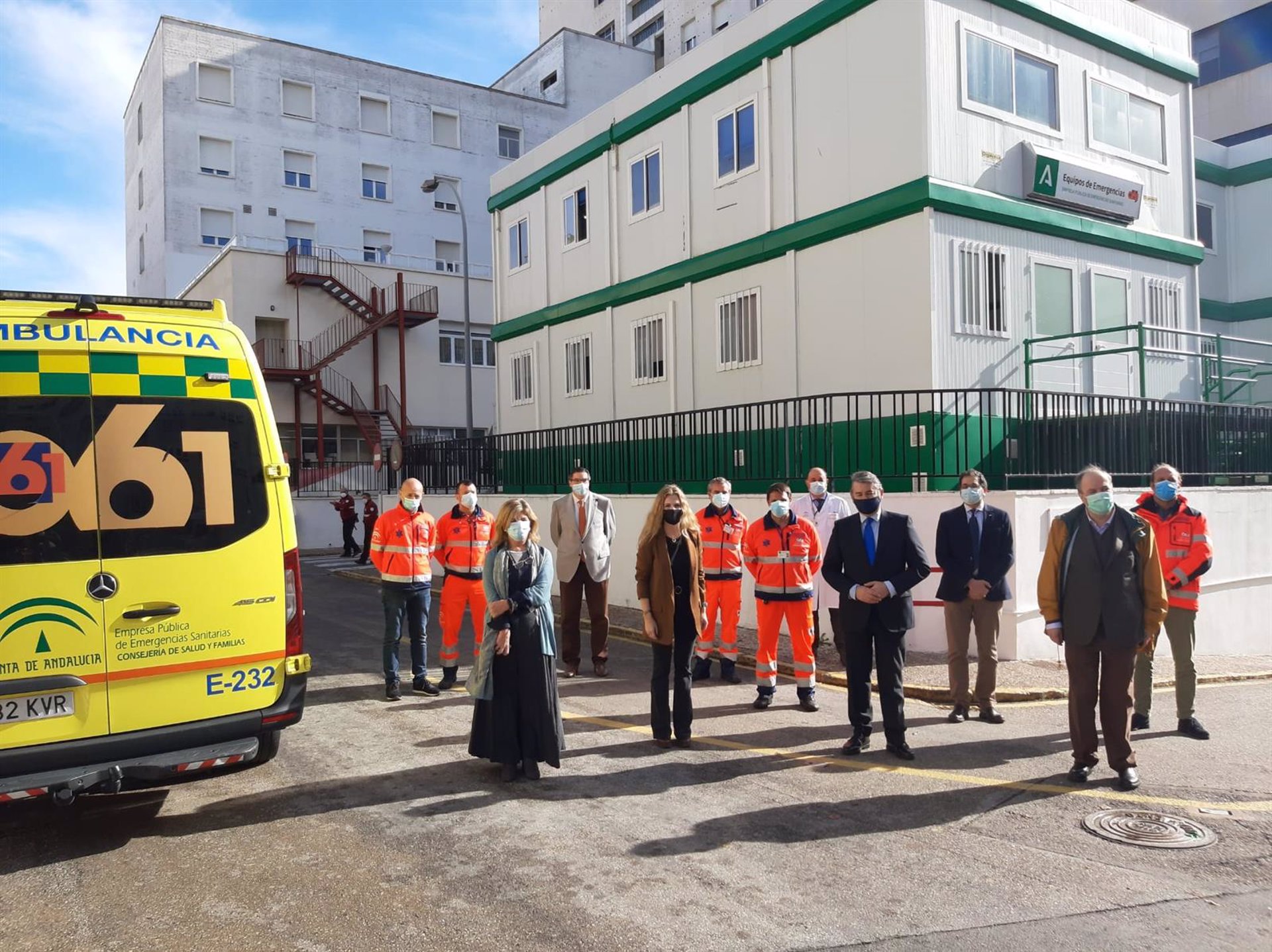 Salud crea una nueva base del 061 en el Hospital Puerta del Mar.