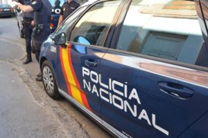 Detienen en Cádiz a un fugitivo reclamado por abusar sexualmente de una menor durante 12 años