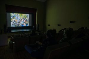 Proyección del Festival de Cine Africano en el teatro de Tarifa.