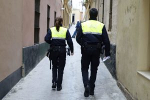 Detenida por resistencia a la autoridad una persona que huyó tras ser interceptada en un control de acceso a la ciudad