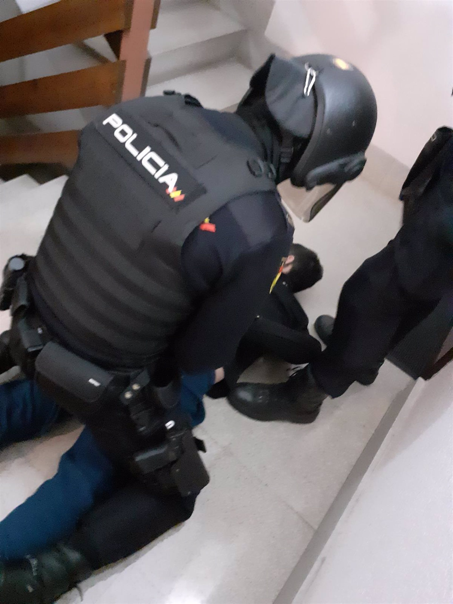 Detenidas tres personas en Los Barrios al ser desmantelado un punto de venta de drogas