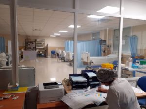 Los hospitales adaptan la actividad de quirófanos al incremento de la presión por Covid