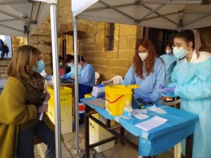 Comienzan las vacunas a los mayores de 80 años de Cádiz, Chiclana, El Puerto y Vejer