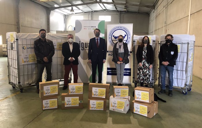 Entrega de alimentos del Grupo Social ONCE al Banco de Alimentos