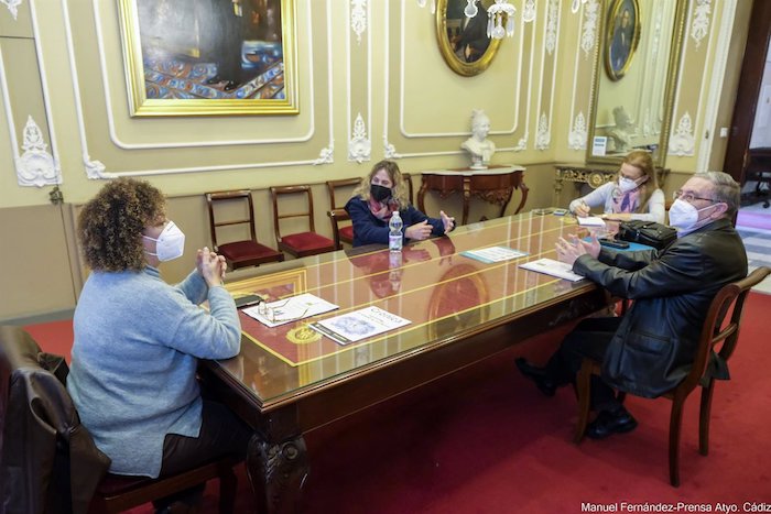 La capital permitirá a personas con Crohn el uso de los aseos de espacios municipales