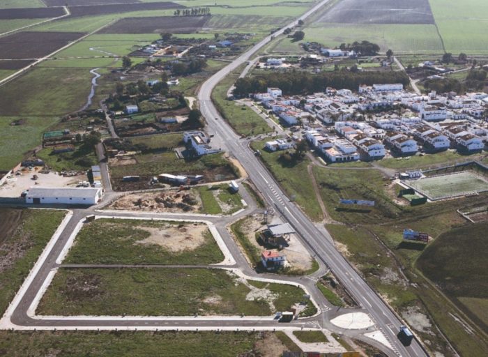 Una empresa de excavaciones se instala en el polígono industrial de Tahivilla de la Zona Franca