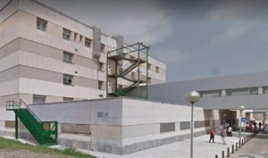 El hospital de Algeciras realiza su primera cirugía intrarrenal para eliminar cálculos a un paciente