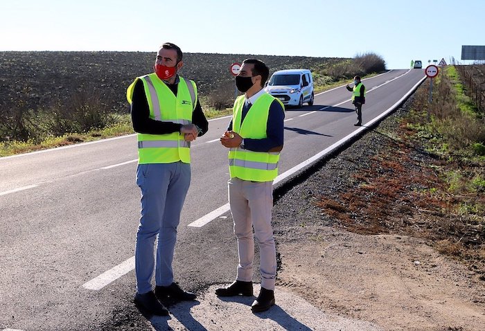 Diputación licitará un nuevo servicio para desbrozar sin herbicidas los márgenes de las carreteras