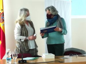 homenajea a la investigadora Marisol Dorao en el Día de la Mujer