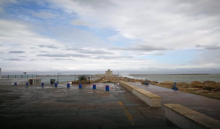 Previstos este jueves avisos amarillos por oleaje en el litoral y la zona del Estrecho