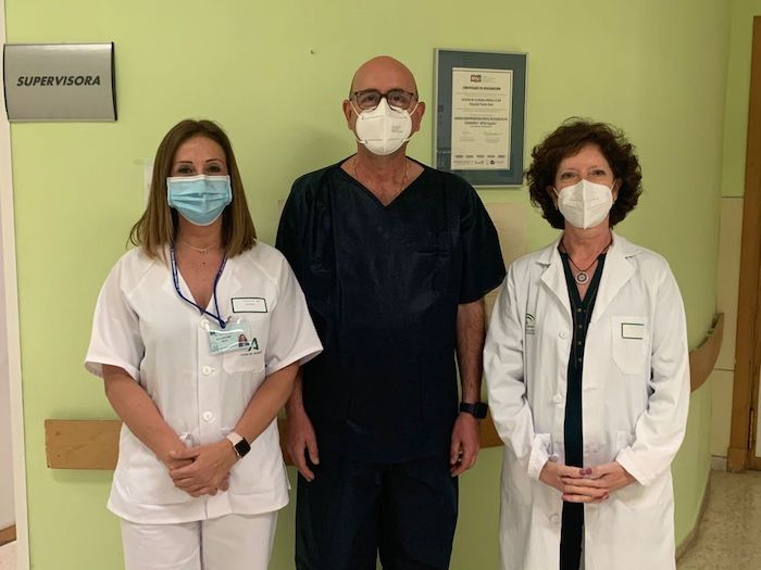 Enfermeros del Hospital de Puerto Real apuestan por la mejora de la asistencia a pacientes COVID-19 con la elaboración de una guía de cuidados