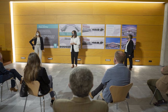 Cavada presentando el proyecto de remodelación de la Plaza del Rey de San Fernando