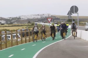 Inaugurado más de 12 kilómetros de carril bici entre Conil y Los Caños de Meca