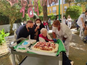 La residente más longeva de la Residencia de Diputación Matía Calvo cumple 104 años de edad