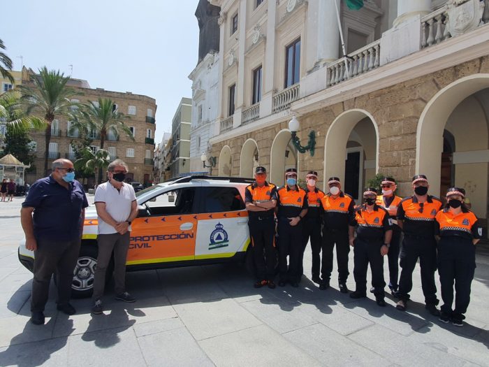 Un nuevo vehículo se incorpora al parque móvil de la Protección Civil de Cádiz