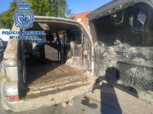 Interceptado un todoterreno en Sanlúcar con 900 kilos de hachís tras un alijo en río Guadalquivir