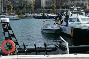 Rescatados los siete ocupantes de una patera localizada cerca de Barbate