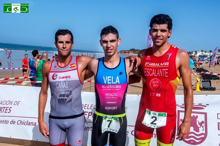 Zoe Bello y Jesús Vela se proclaman Campeones de Andalucía de Acuatlón el pasado domingo en Chiclana