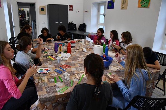 Jóvenes participan en dos actividades en La Tribu