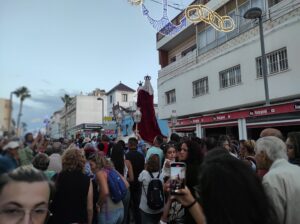 La Patrona llega a Tarifa acompañada de cientos de fieles