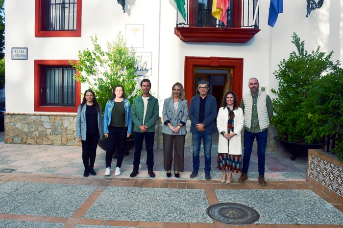 Arreglo del campo de fútbol y reparación de carreteras en Nueva Jarilla